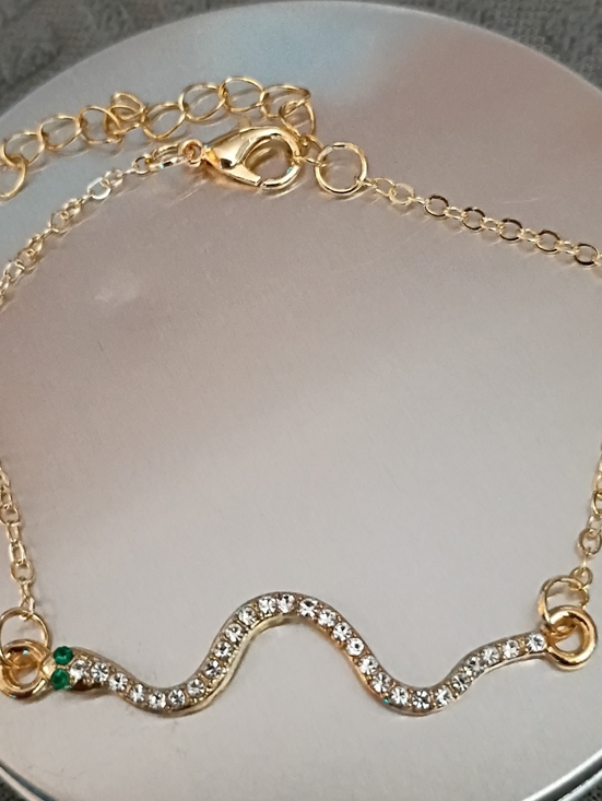 2 Bracelets - Picture 4 of 5